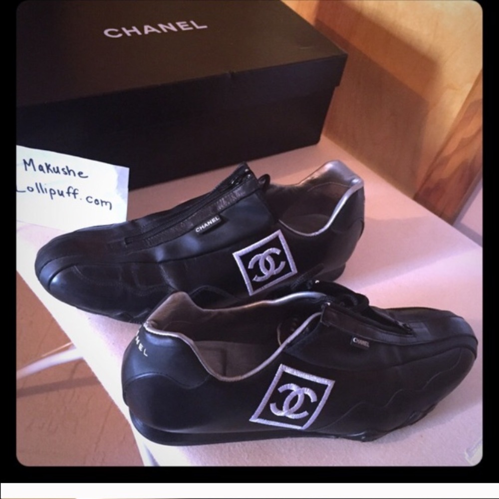 Hold!!!!!Authentic chanel